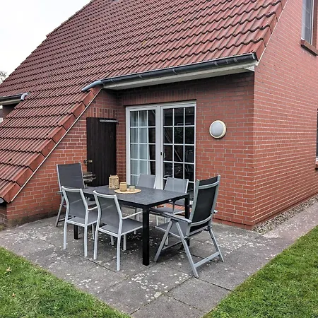 Holiday home Gemuetliche Doppelhaushaelfte In